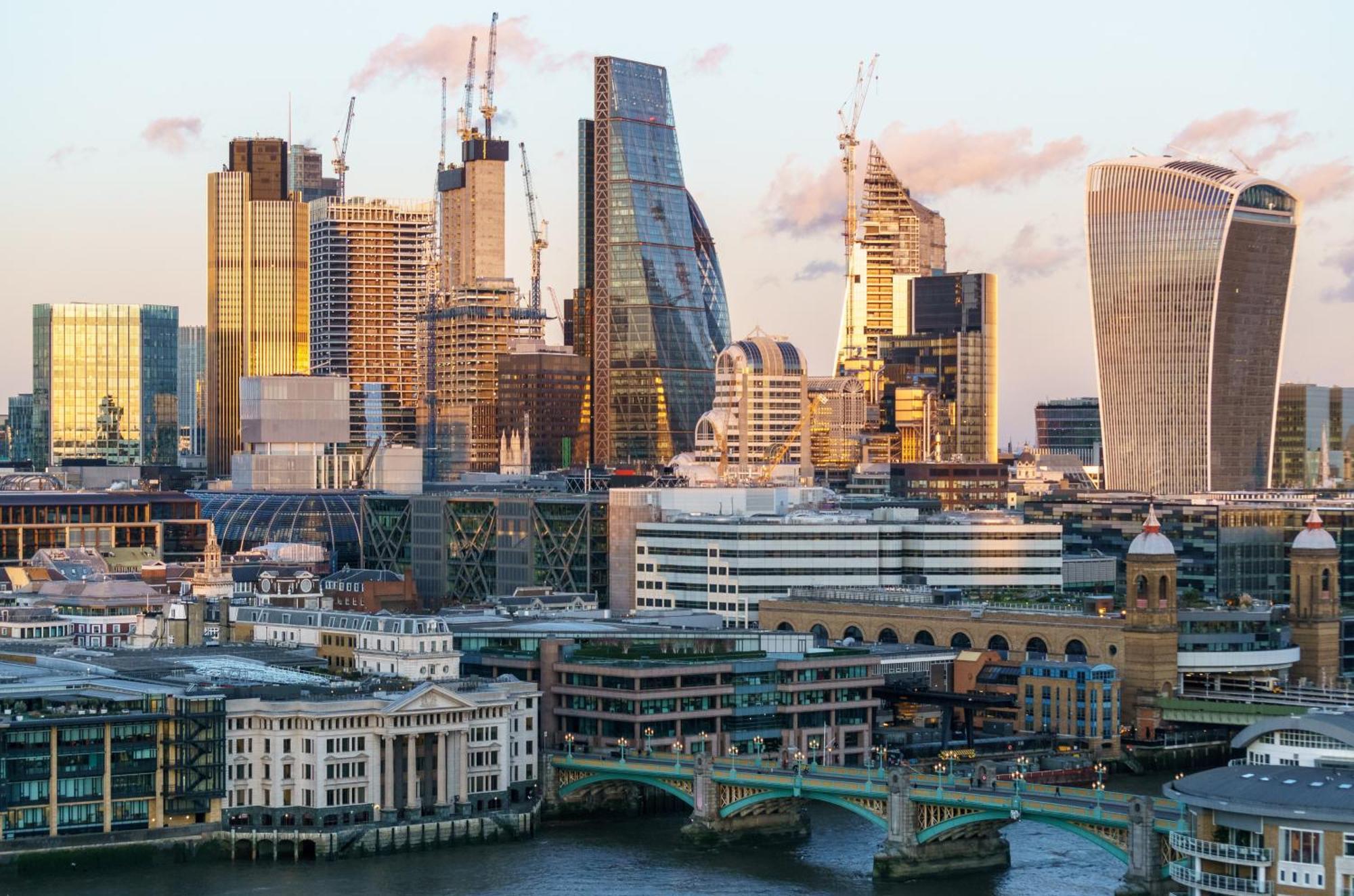 Tower Bridge Rainbow Suites London Exterior foto